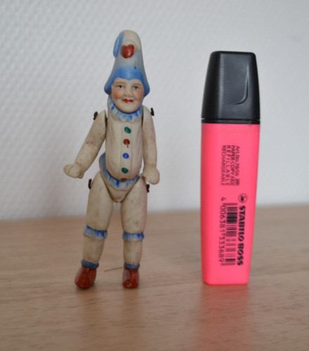 Belle poupée ancienne - belle,