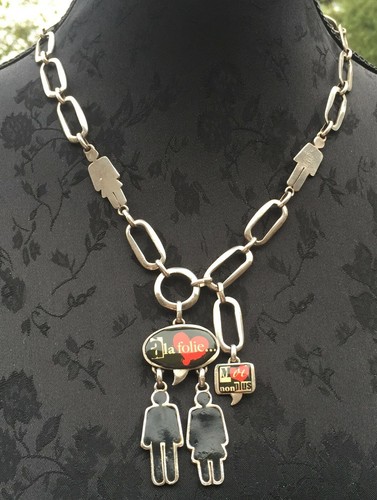 Taratata collier à la - -,