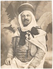 Homme algérien tenue