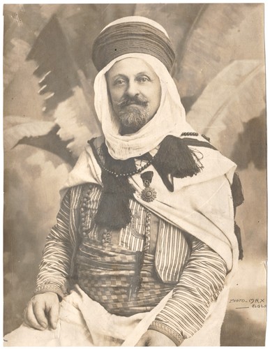 Homme algérien tenue