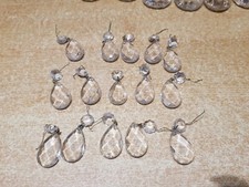 1 PAMPILLE ANCIENNE EN VERRE lustre au choix parmi 20  haut : 4 cm Larg : 2,5 cm