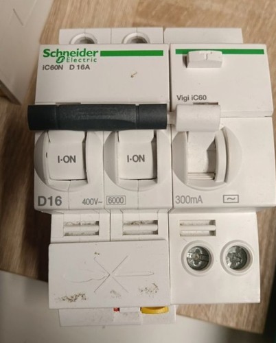 Disjoncteur schneider 16a - disjoncteur,