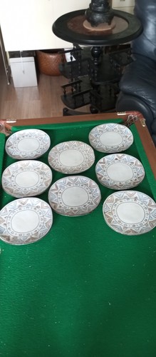 Ensemble assiettes à - 8,