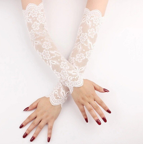 Mitaines manchettes blanches