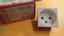 Legrand ANCIEN MOSAIC 74110 ou 741 10 - Prise de courant SANS TERRE 2P à l'UNITE