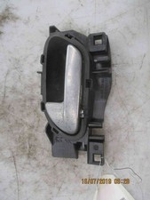 Poignee interieur porte avant