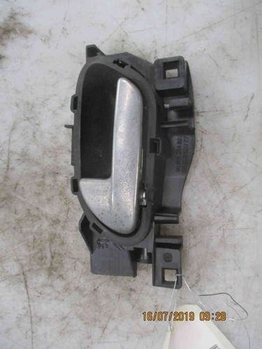 Poignee interieur porte avant