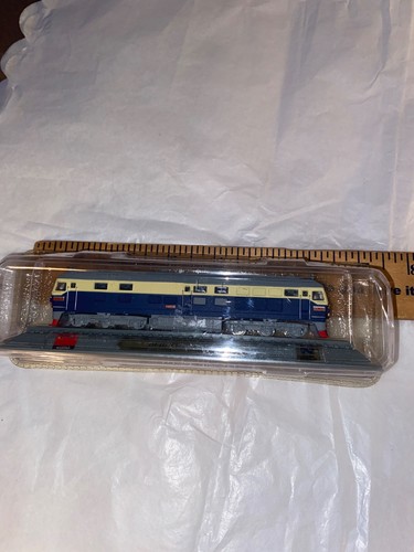 Vintage del prado locomotive - vintage,