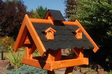 Mangeoire Nichoir Avec Bitumenschindeln Et Lucarnes Différentes Couleurs de Toit