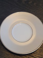 Soucoupe porcelaine De limoges Marque Guy Degrenne Modèle Facette Platinium