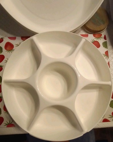 Tupperware serving center - serving,