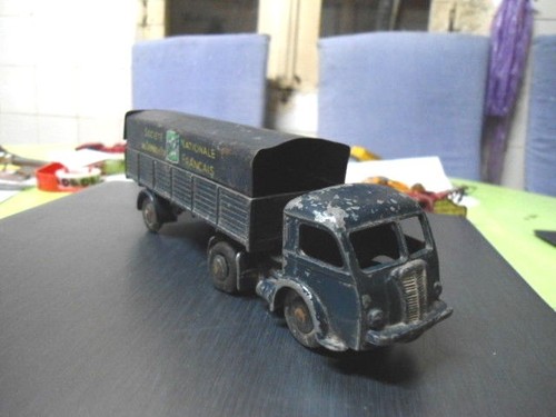 Tracteur panhard remorque sncf - remorque,