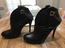 bottine noir  marque GUESS
