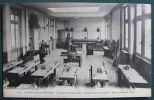 ARGENTON SUR CREUSE (INDRE) Ecole professionnelle atelier menuiserie machines