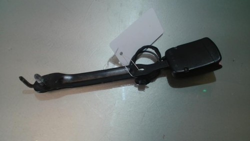 Attache ceinture avant gauche