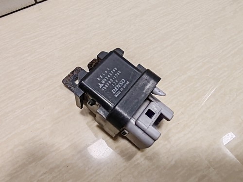 Mitsubishi carisma 1998 8 - mitsubishi,