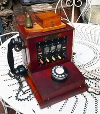 Ancien standard telephone PTT Ericsson en acajou + sonnerie bronze 1930 vintage
