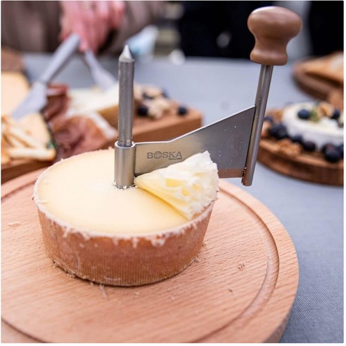 Cheese wheel for tete - wheel, moine