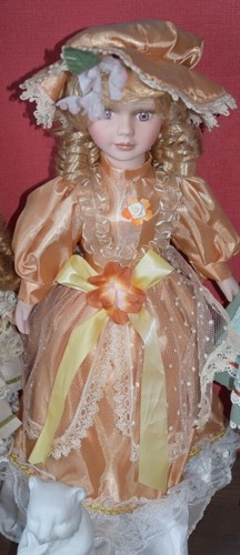 Poupée porcelaine robe - -,