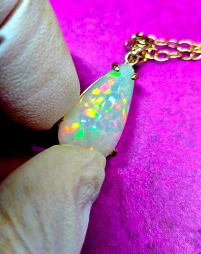 Collier pendentif ovale