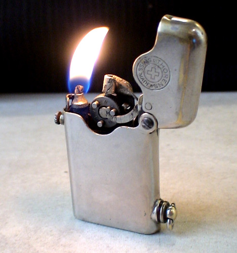 Briquet ancien thorens - *,