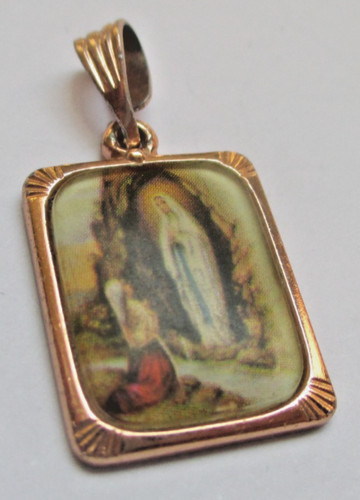 Ancien pendentif médaille