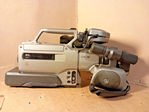 Sony dcr vx9000e digital video - sony,