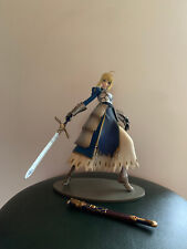Grande Figurine SABER  série  Fate Stay Night 23 Cm BON ETAT
