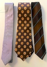 LOT 3 cravates comme neuves 1 marque Master + 1 marque Celio Club en soie violet