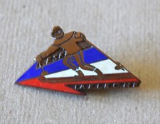 Insigne, broche médaille de ski, ESF " Flèche Bronze " modèle 1960 , bleu clair