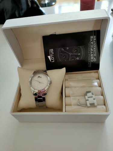 Magnifique montre pour femme - magnifique,