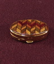 pilulier métal doré et