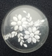 ancienne broche en lucite