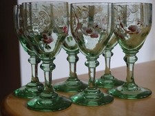 6 ANCIENS VERRES A LIQUEUR