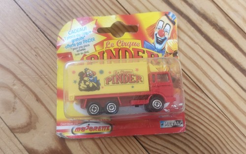 Majorette cirque pinder - pinder, "