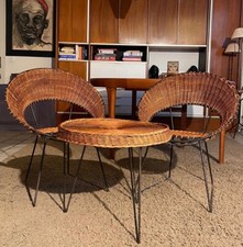 Ensemble 2 fauteuils et 1 table basse en osier Raoul Guys 1950