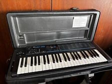 Synthétiseur analogique Korg