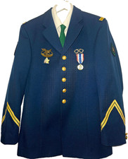 Tenue Bleu de France, La