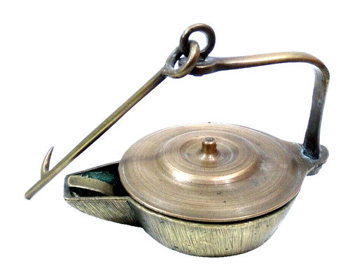 Ancienne lampe huile en - à,