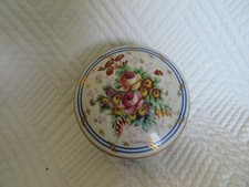 ancienne bonbonnière ou boite