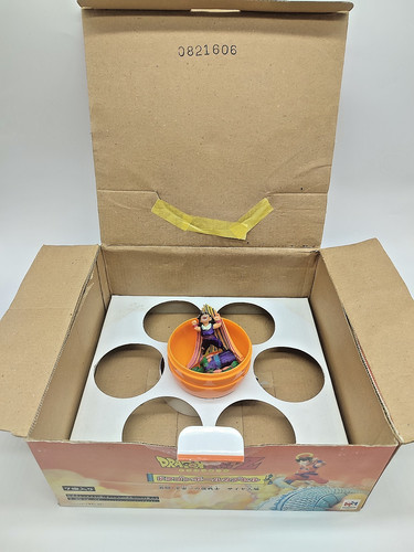 Lot figurine dragon ball - dragon, boite