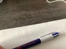 STYLO BIC FRISQUET 4 couleurs