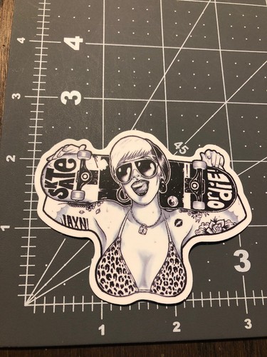 Skate die sexy girl humor - or,