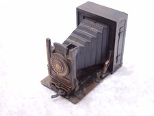 Taille-Crayon En Métal Et Plastique Mini Caméra À Soufflet - Vintage