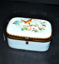 Boite Pilulier ancien en PORCELAINE peinte Papillon