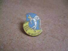 PINS POM POM GIRLS TWIRLING BATON  LE LAVANDOU  MAJORETTES