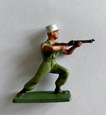 STARLUX légionnaire tirant au fusil