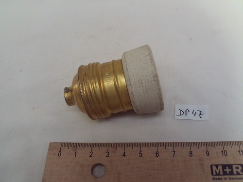 Douille vis collerette - e, à