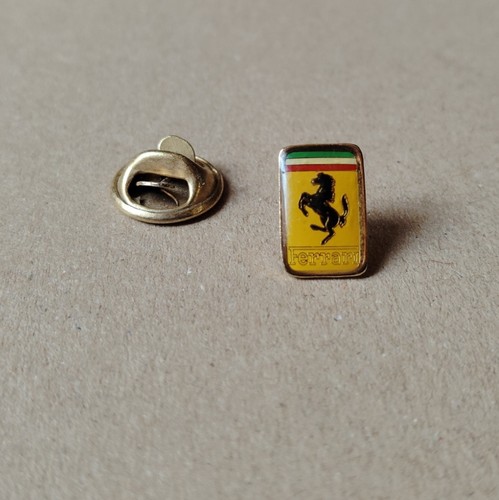 Pin voiture logo ferrari - pin's,