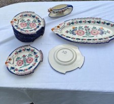 Ensemble assiettes plat saucière H.B QUIMPER style poisson 